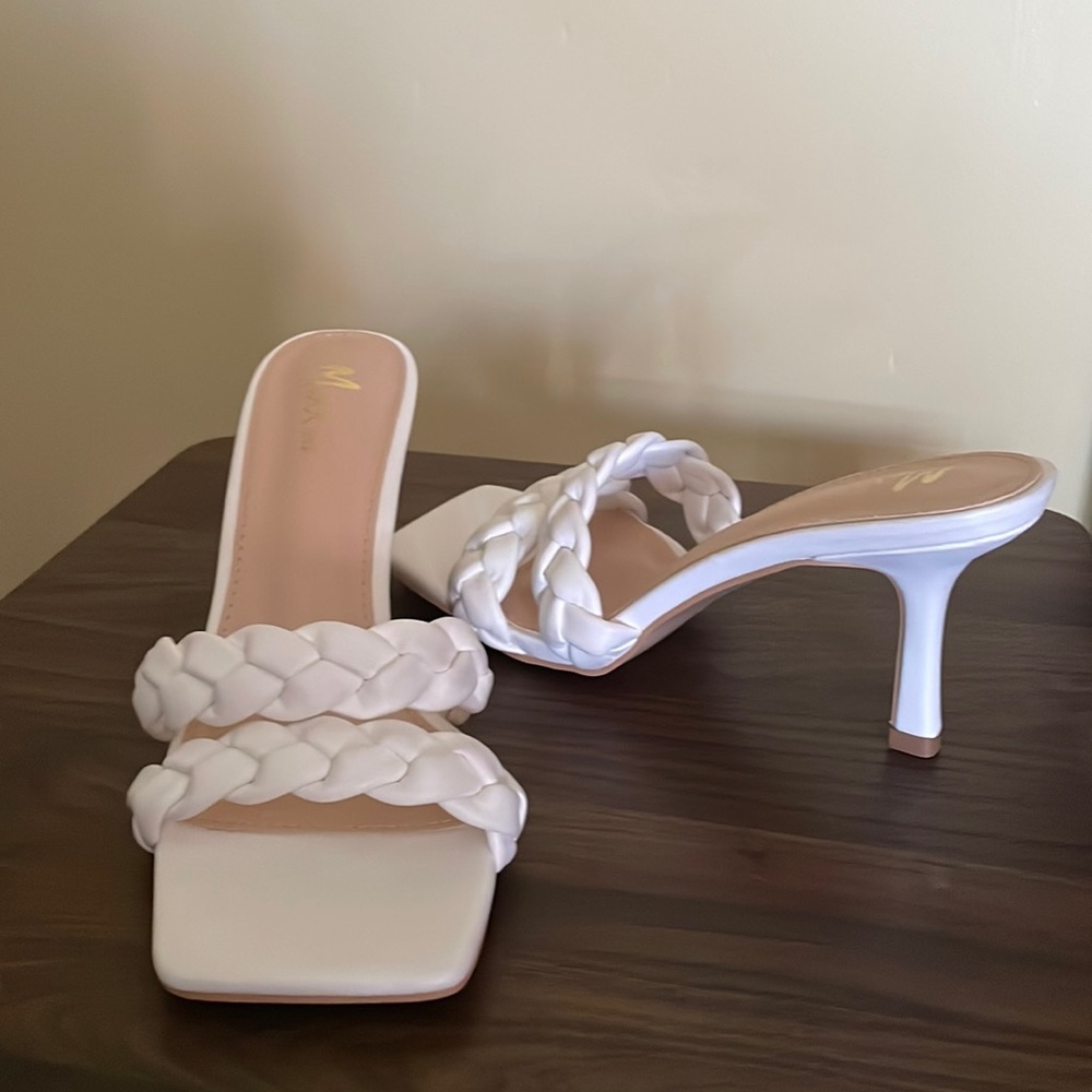 Square toe heel